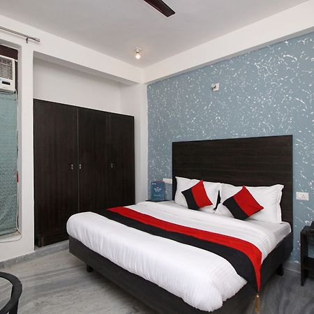 Oyo 9025 Viditva 1 Hotel Noida Exterior photo