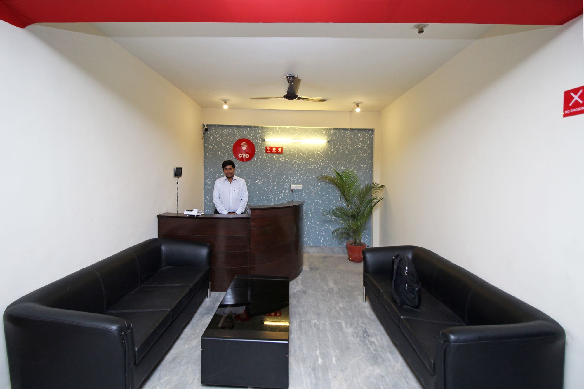 Oyo 9025 Viditva 1 Hotel Noida Exterior photo